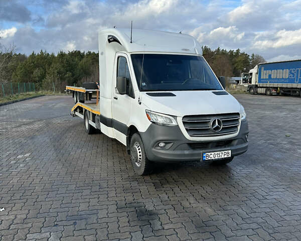 Белый Мерседес Sprinter, объемом двигателя 2.99 л и пробегом 126 тыс. км за 47000 $, фото 2 на Automoto.ua