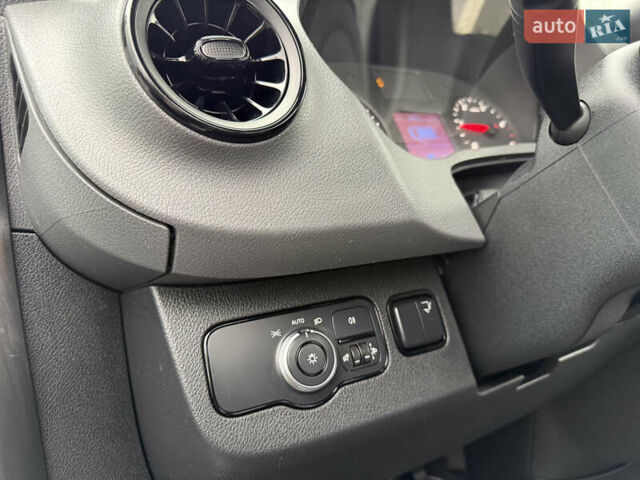 Белый Мерседес Sprinter, объемом двигателя 2.14 л и пробегом 500 тыс. км за 27500 $, фото 18 на Automoto.ua