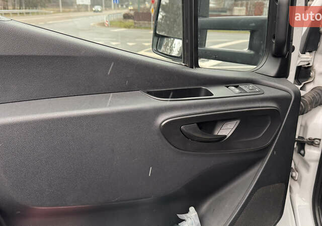 Белый Мерседес Sprinter, объемом двигателя 2.99 л и пробегом 53 тыс. км за 50000 $, фото 30 на Automoto.ua