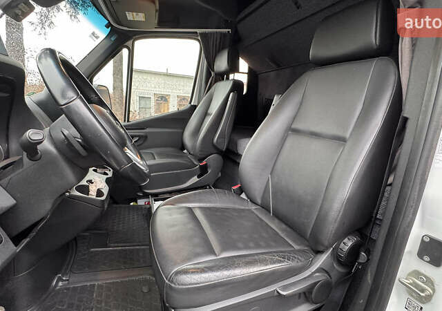 Белый Мерседес Sprinter, объемом двигателя 2.99 л и пробегом 53 тыс. км за 50000 $, фото 28 на Automoto.ua