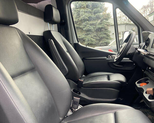 Белый Мерседес Sprinter, объемом двигателя 3 л и пробегом 150 тыс. км за 46000 $, фото 18 на Automoto.ua