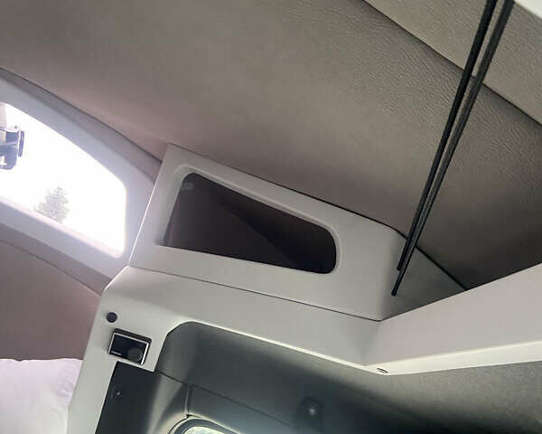 Белый Мерседес Sprinter, объемом двигателя 3 л и пробегом 150 тыс. км за 46000 $, фото 9 на Automoto.ua