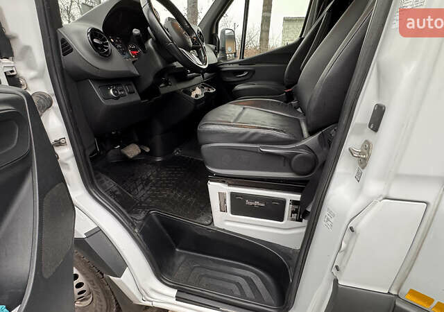 Белый Мерседес Sprinter, объемом двигателя 2.99 л и пробегом 53 тыс. км за 50000 $, фото 42 на Automoto.ua