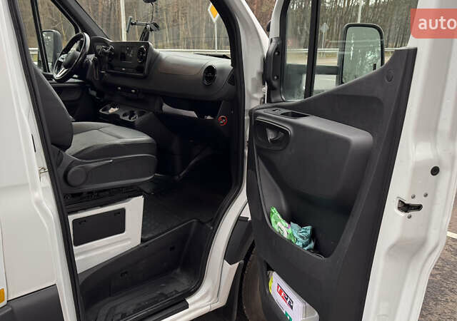 Белый Мерседес Sprinter, объемом двигателя 2.99 л и пробегом 53 тыс. км за 50000 $, фото 53 на Automoto.ua