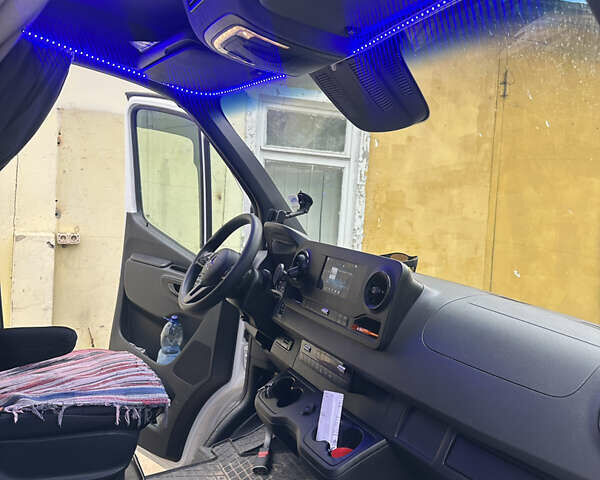 Белый Мерседес Sprinter, объемом двигателя 1.95 л и пробегом 250 тыс. км за 56498 $, фото 19 на Automoto.ua
