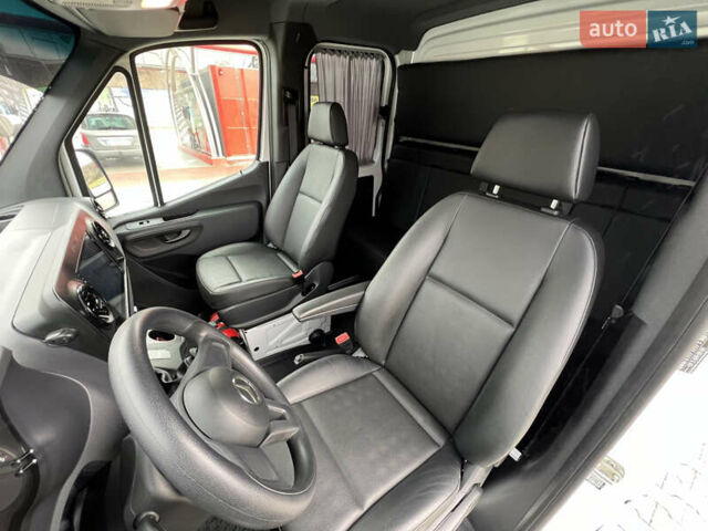 Белый Мерседес Sprinter, объемом двигателя 2 л и пробегом 11 тыс. км за 39900 $, фото 2 на Automoto.ua
