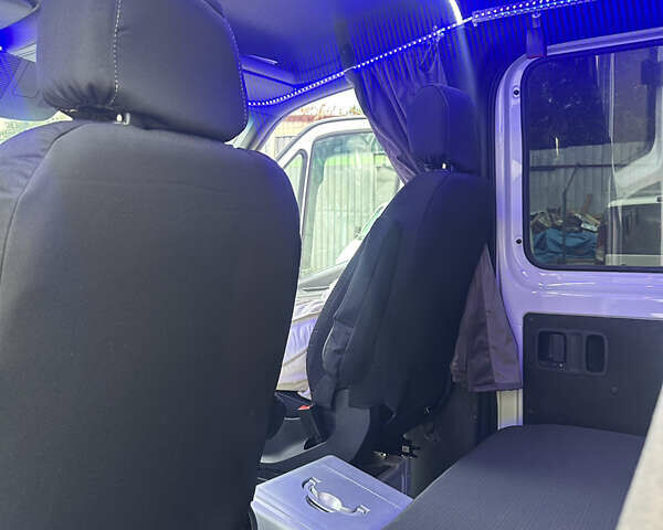 Белый Мерседес Sprinter, объемом двигателя 1.95 л и пробегом 250 тыс. км за 56498 $, фото 16 на Automoto.ua