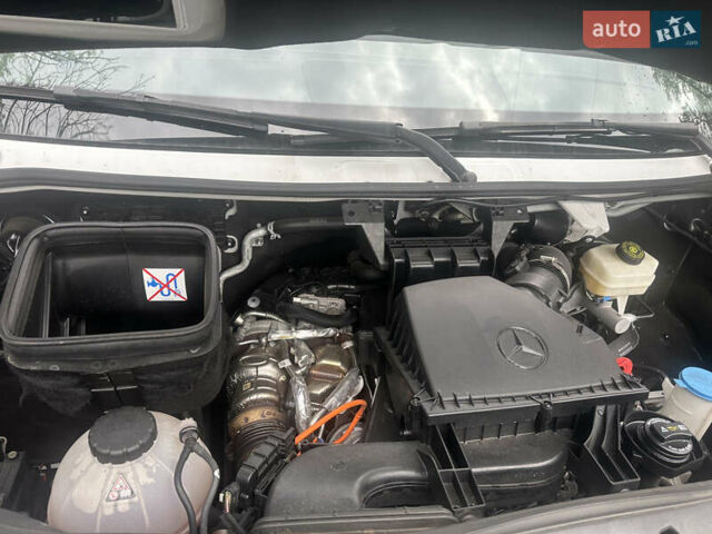 Белый Мерседес Sprinter, объемом двигателя 1.95 л и пробегом 250 тыс. км за 56498 $, фото 8 на Automoto.ua