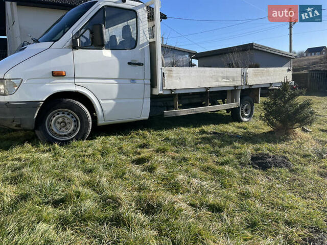 Белый Мерседес Sprinter, объемом двигателя 2.87 л и пробегом 693 тыс. км за 8779 $, фото 3 на Automoto.ua