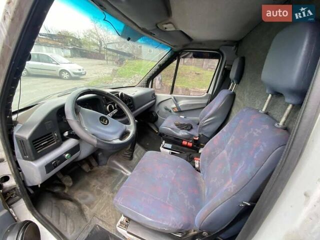 Белый Мерседес Sprinter, объемом двигателя 2.87 л и пробегом 400 тыс. км за 10000 $, фото 3 на Automoto.ua