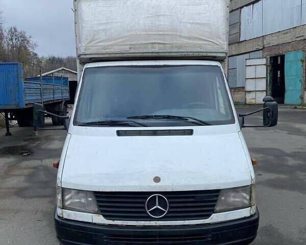 Белый Мерседес Sprinter, объемом двигателя 2.87 л и пробегом 400 тыс. км за 10000 $, фото 1 на Automoto.ua
