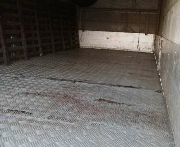 Белый Мерседес Sprinter, объемом двигателя 2.87 л и пробегом 600 тыс. км за 11000 $, фото 4 на Automoto.ua