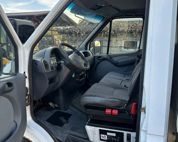 Мерседес Sprinter 2002 у Івано-Франківську на Automoto.ua Білий Мерседес Sprinter, об'ємом двигуна 2.69 л та пробігом 560 тис. км за 8900 $, фото 10 на Automoto.ua