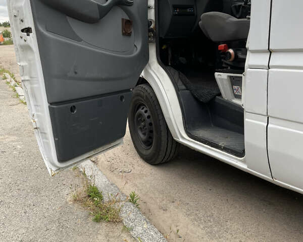 Белый Мерседес Sprinter, объемом двигателя 2.7 л и пробегом 850 тыс. км за 10500 $, фото 2 на Automoto.ua