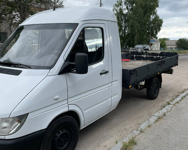 Белый Мерседес Sprinter, объемом двигателя 2.7 л и пробегом 850 тыс. км за 10500 $, фото 1 на Automoto.ua