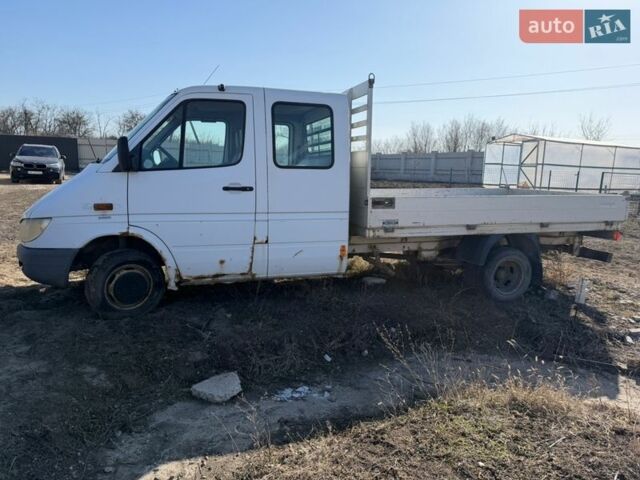 Белый Мерседес Sprinter, объемом двигателя 2.15 л и пробегом 320 тыс. км за 10000 $, фото 4 на Automoto.ua
