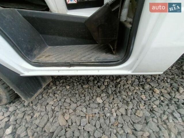 Белый Мерседес Sprinter, объемом двигателя 2.1 л и пробегом 288 тыс. км за 14500 $, фото 14 на Automoto.ua