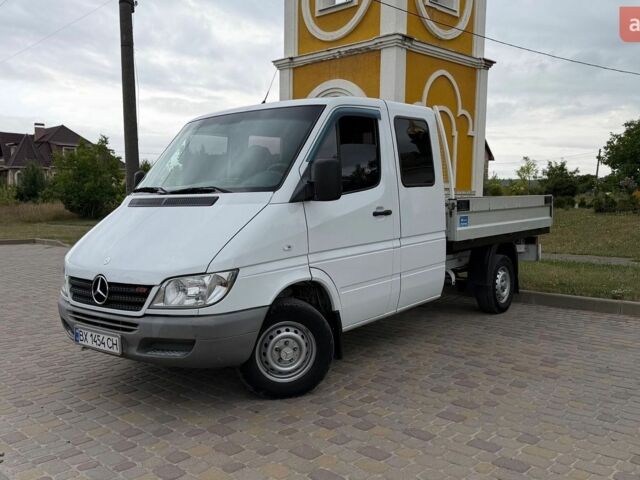Белый Мерседес Sprinter, объемом двигателя 2.15 л и пробегом 404 тыс. км за 14500 $, фото 2 на Automoto.ua