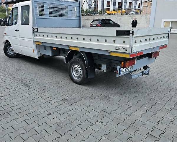 Белый Мерседес Sprinter, объемом двигателя 2.69 л и пробегом 645 тыс. км за 12500 $, фото 3 на Automoto.ua