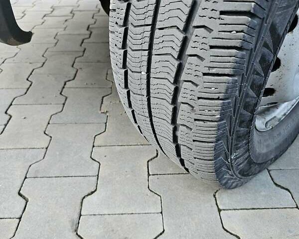 Белый Мерседес Sprinter, объемом двигателя 2.69 л и пробегом 645 тыс. км за 12500 $, фото 9 на Automoto.ua