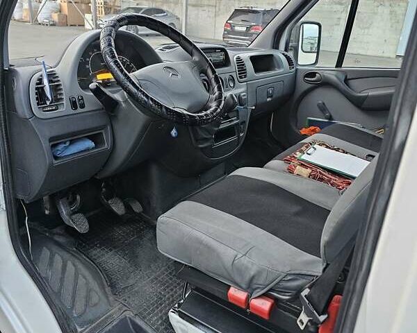 Белый Мерседес Sprinter, объемом двигателя 2.69 л и пробегом 645 тыс. км за 12500 $, фото 5 на Automoto.ua