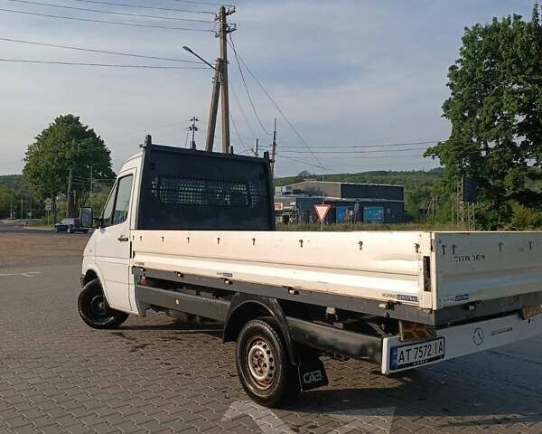 Белый Мерседес Sprinter, объемом двигателя 2.15 л и пробегом 280 тыс. км за 9500 $, фото 8 на Automoto.ua