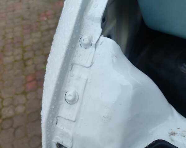 Білий Мерседес Sprinter, об'ємом двигуна 2.69 л та пробігом 350 тис. км за 1599 $, фото 19 на Automoto.ua