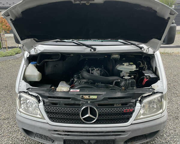 Белый Мерседес Sprinter, объемом двигателя 0 л и пробегом 344 тыс. км за 11500 $, фото 14 на Automoto.ua