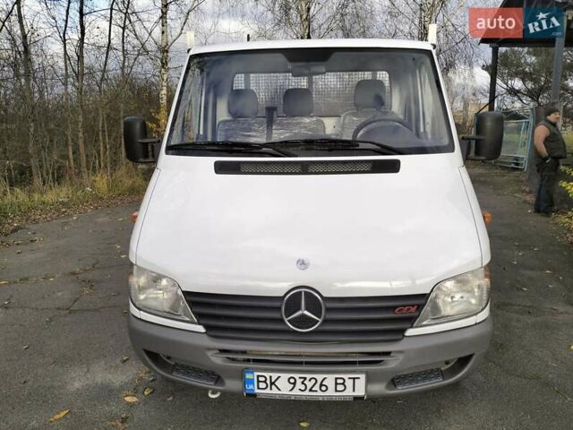 Белый Мерседес Sprinter, объемом двигателя 2.3 л и пробегом 274 тыс. км за 14500 $, фото 1 на Automoto.ua