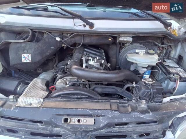 Белый Мерседес Sprinter, объемом двигателя 2.15 л и пробегом 280 тыс. км за 9500 $, фото 4 на Automoto.ua