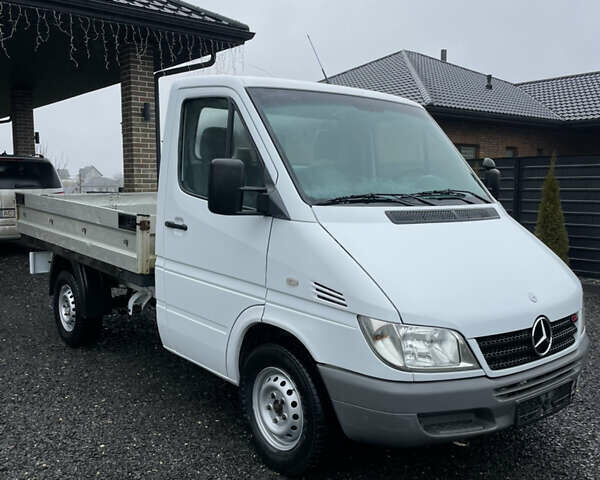 Белый Мерседес Sprinter, объемом двигателя 0 л и пробегом 344 тыс. км за 11500 $, фото 5 на Automoto.ua