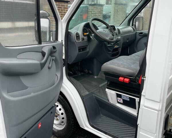 Белый Мерседес Sprinter, объемом двигателя 0 л и пробегом 344 тыс. км за 11500 $, фото 9 на Automoto.ua