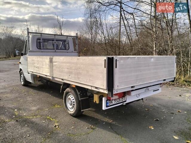 Белый Мерседес Sprinter, объемом двигателя 2.3 л и пробегом 274 тыс. км за 14500 $, фото 6 на Automoto.ua