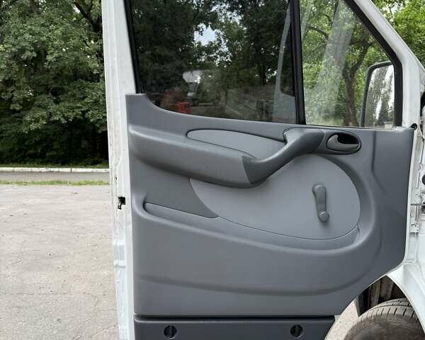 Белый Мерседес Sprinter, объемом двигателя 2.15 л и пробегом 1 тыс. км за 9900 $, фото 15 на Automoto.ua