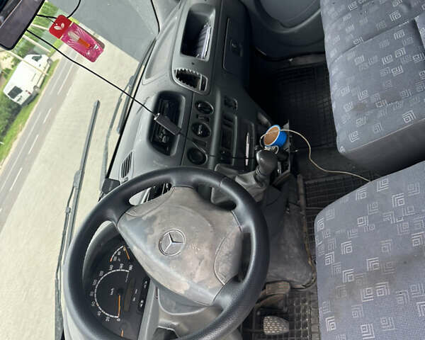Белый Мерседес Sprinter, объемом двигателя 2.2 л и пробегом 350 тыс. км за 11000 $, фото 5 на Automoto.ua