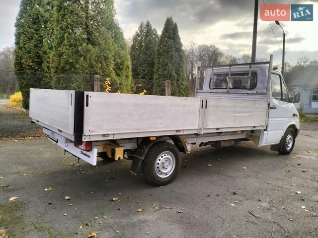 Белый Мерседес Sprinter, объемом двигателя 2.3 л и пробегом 274 тыс. км за 14500 $, фото 4 на Automoto.ua
