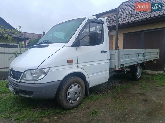 Белый Мерседес Sprinter, объемом двигателя 2.15 л и пробегом 345 тыс. км за 10500 $, фото 4 на Automoto.ua