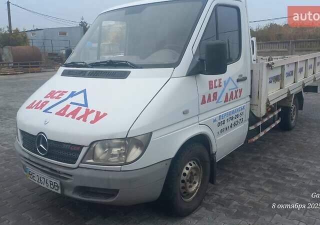 Белый Мерседес Sprinter, объемом двигателя 2.15 л и пробегом 522 тыс. км за 10100 $, фото 4 на Automoto.ua