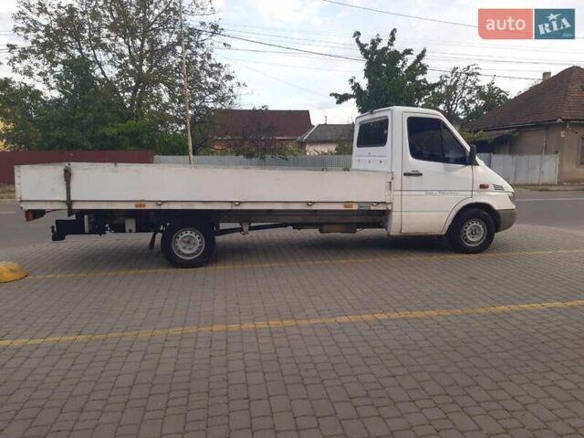 Белый Мерседес Sprinter, объемом двигателя 2.15 л и пробегом 577 тыс. км за 12000 $, фото 1 на Automoto.ua