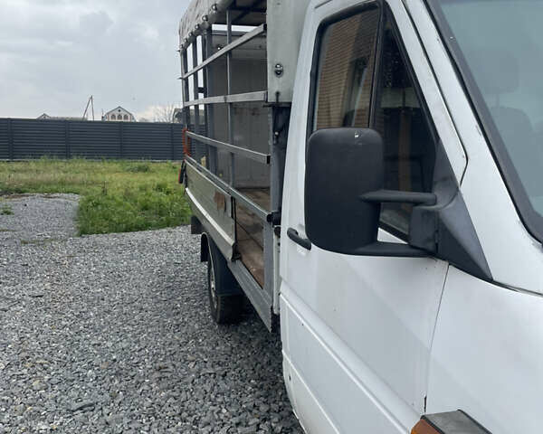 Белый Мерседес Sprinter, объемом двигателя 2.15 л и пробегом 480 тыс. км за 8500 $, фото 2 на Automoto.ua