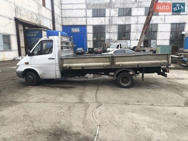 Белый Мерседес Sprinter, объемом двигателя 2.2 л и пробегом 832 тыс. км за 10000 $, фото 11 на Automoto.ua