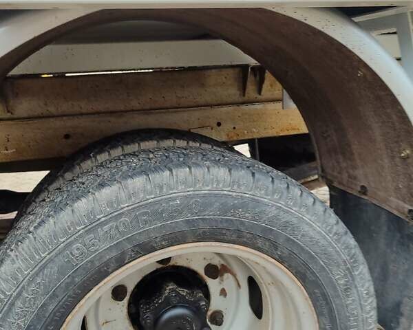 Білий Мерседес Sprinter, об'ємом двигуна 2.7 л та пробігом 350 тис. км за 15999 $, фото 10 на Automoto.ua