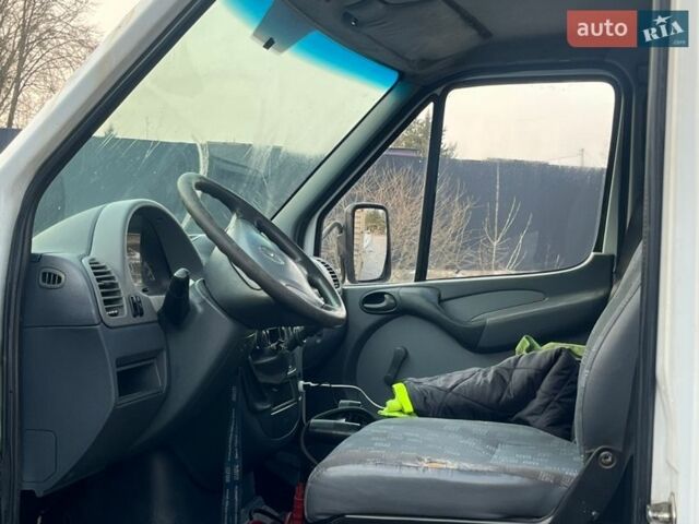 Белый Мерседес Sprinter, объемом двигателя 2.15 л и пробегом 382 тыс. км за 6900 $, фото 20 на Automoto.ua
