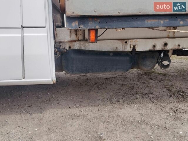 Белый Мерседес Sprinter, объемом двигателя 2.15 л и пробегом 620 тыс. км за 14000 $, фото 2 на Automoto.ua