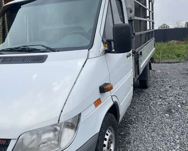 Белый Мерседес Sprinter, объемом двигателя 2.15 л и пробегом 480 тыс. км за 8500 $, фото 1 на Automoto.ua