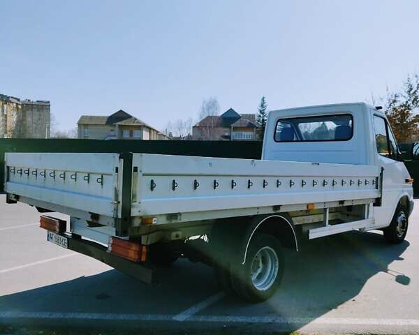Белый Мерседес Sprinter, объемом двигателя 2.7 л и пробегом 542 тыс. км за 13899 $, фото 4 на Automoto.ua