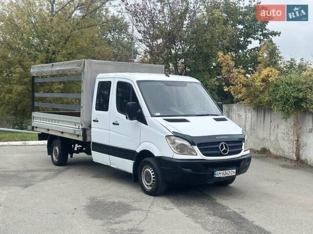 Белый Мерседес Sprinter, объемом двигателя 2.2 л и пробегом 395 тыс. км за 11800 $, фото 5 на Automoto.ua