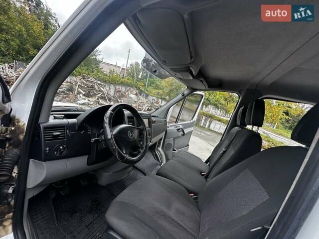 Белый Мерседес Sprinter, объемом двигателя 2.2 л и пробегом 395 тыс. км за 11800 $, фото 20 на Automoto.ua