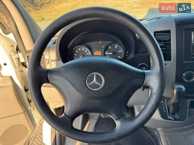 Белый Мерседес Sprinter, объемом двигателя 0 л и пробегом 266 тыс. км за 13600 $, фото 32 на Automoto.ua