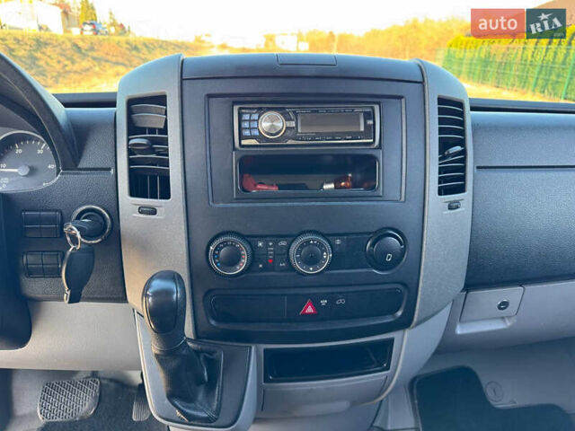 Белый Мерседес Sprinter, объемом двигателя 0 л и пробегом 266 тыс. км за 13600 $, фото 34 на Automoto.ua
